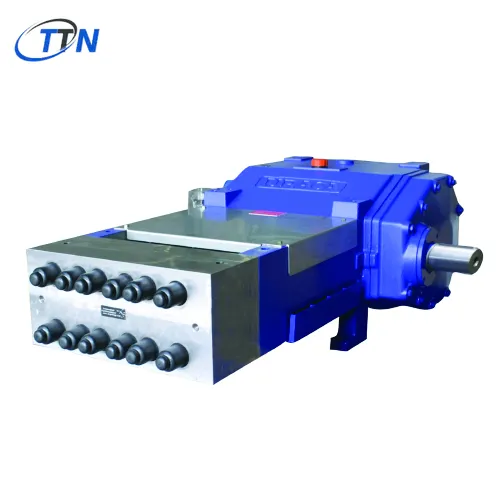 Máy bơm pít tông ba xi lanh áp suất cao P3-70 URACA Việt Nam